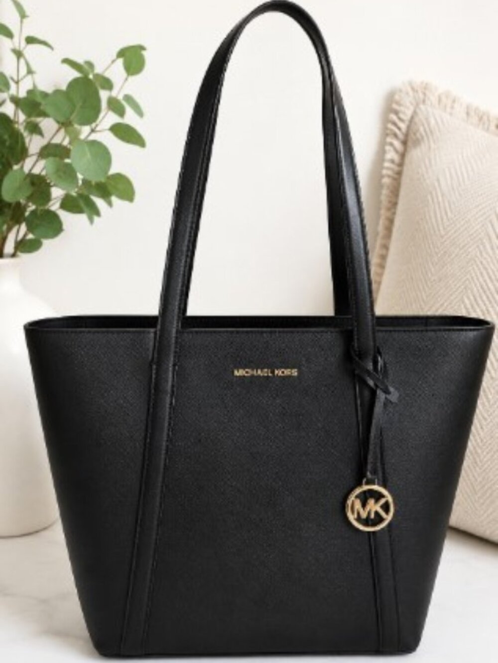 Michael Kors Jet Set Travel Large Black Saffiano Leather Tote Gold Hardware